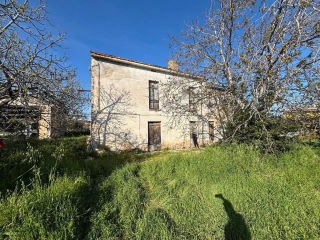 Rustico in vendita a Tollo, Abruzzo