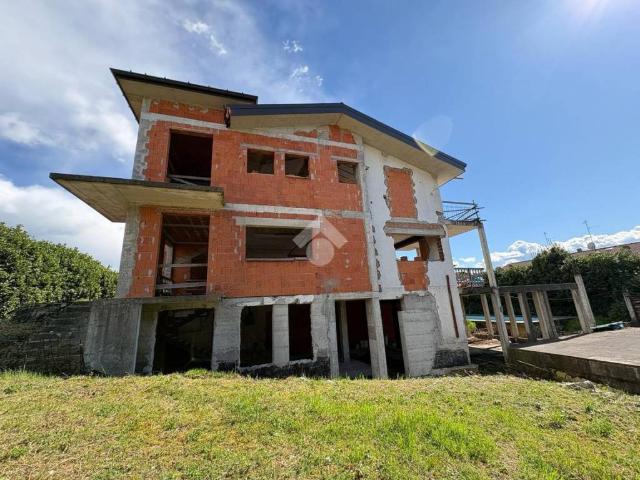 Rustico in vendita a Torre De' Roveri, Lombardia