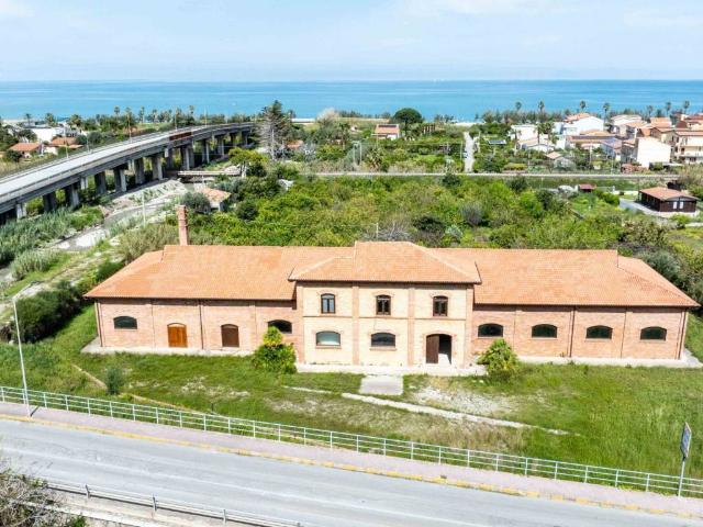 Rustico in vendita a Marina di Torrenova, Torrenova
