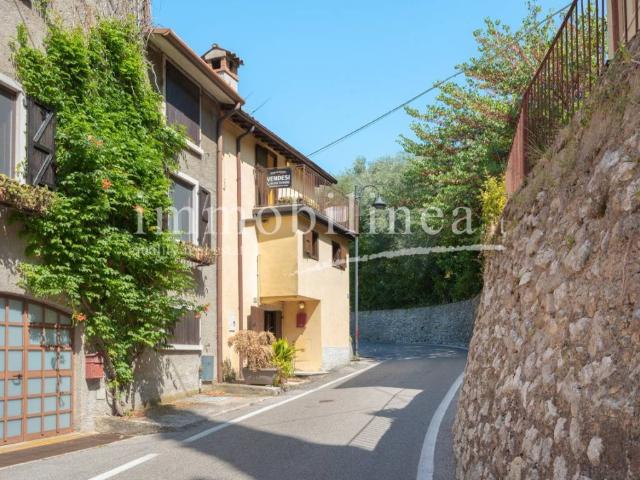 Rustico in vendita a Torri Del Benaco, Veneto