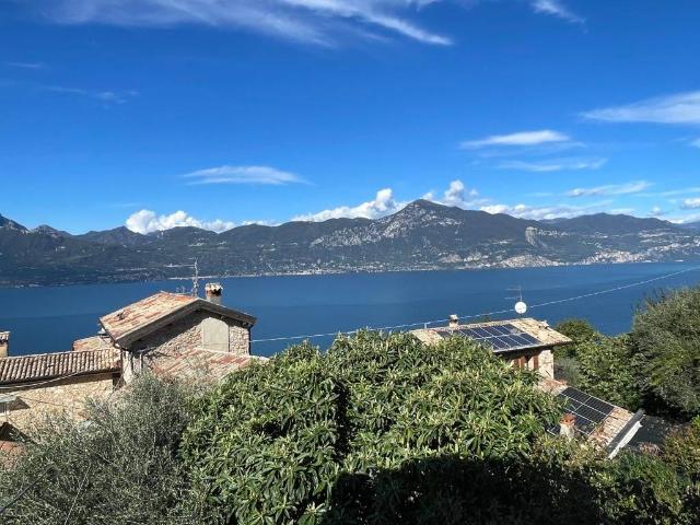 Rustico in vendita a Torri Del Benaco, Veneto