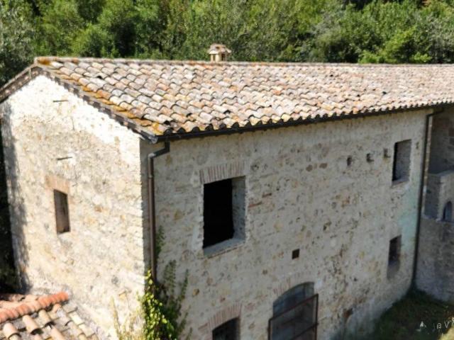 Rustico in vendita a Torri In Sabina, Lazio