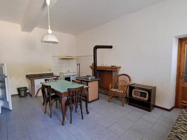 Rustico in vendita a Torricella Verzate, Lombardia