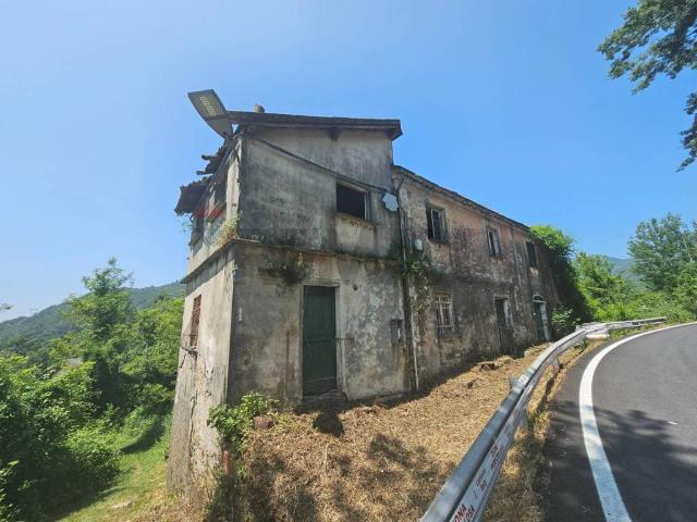 Rustico in vendita a Torriglia, Liguria