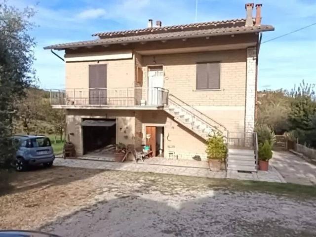Rustico in vendita a Torrita, Toscana