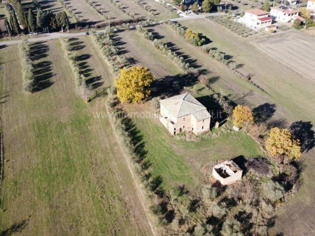 Rustico in vendita a Torrita, Toscana
