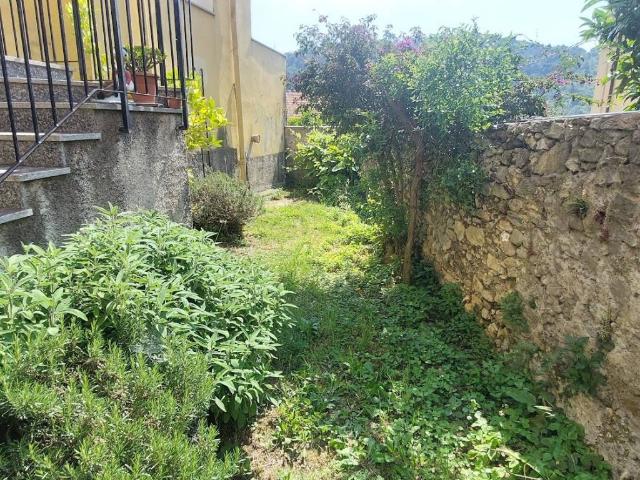 Rustico in vendita a Tovo San Giacomo, Liguria