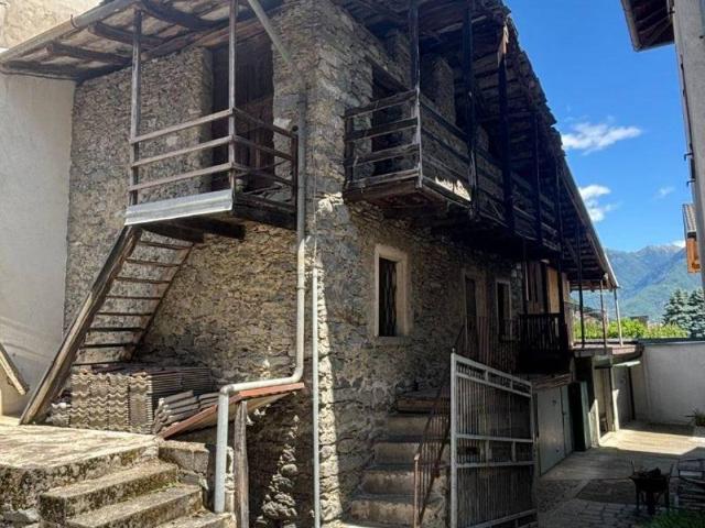 Rustico in vendita a Traona, Lombardia