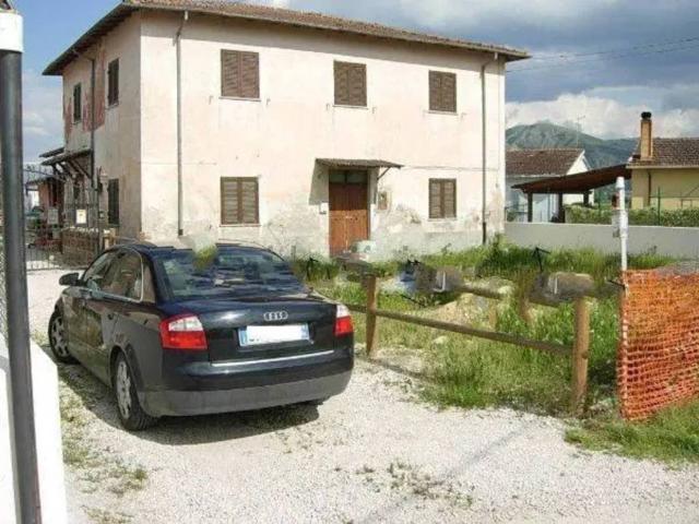 Rustico in vendita a Trasacco, Abruzzo