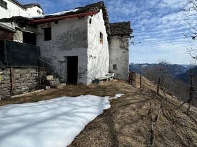 Rustico in vendita a Bugliaga, Trasquera