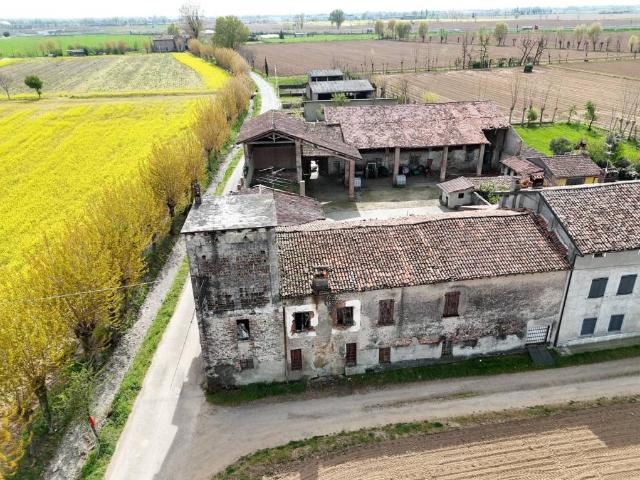 Rustico in vendita a Travagliato, Lombardia