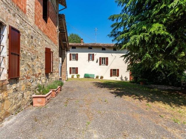 Rustico in vendita a Traversetolo, Reggio Emilia