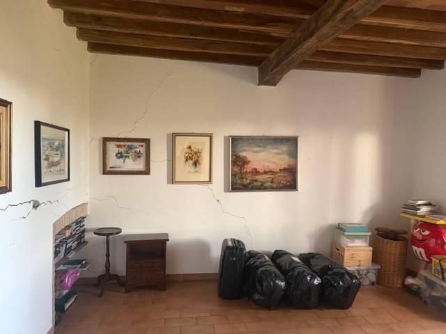 Rustico in vendita a Traversetolo, Reggio Emilia