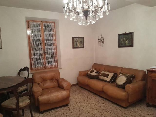 Rustico in vendita a Traversetolo, Reggio Emilia