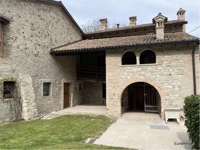 Rustico in vendita a Traversetolo, Reggio Emilia