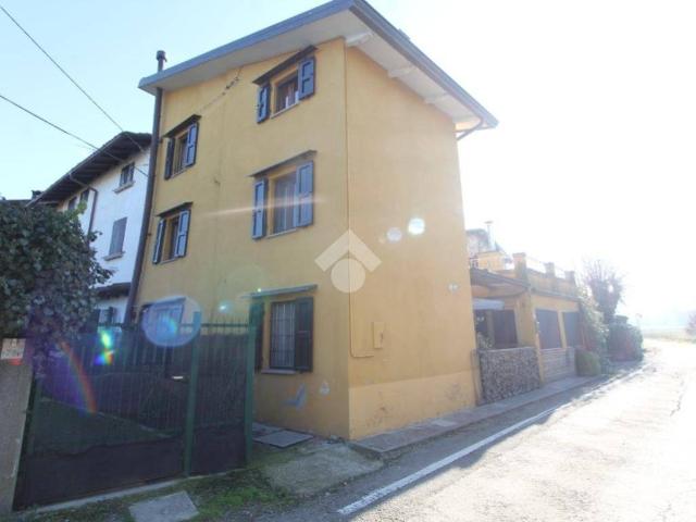 Rustico in vendita a Traversetolo, Reggio Emilia