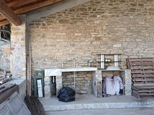 Rustico in vendita a Pietra, Travo