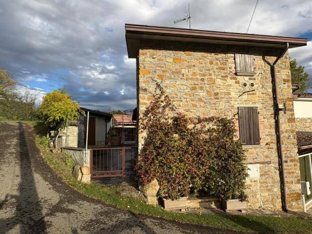 Rustico in vendita a Castello di Scrivellano, Travo
