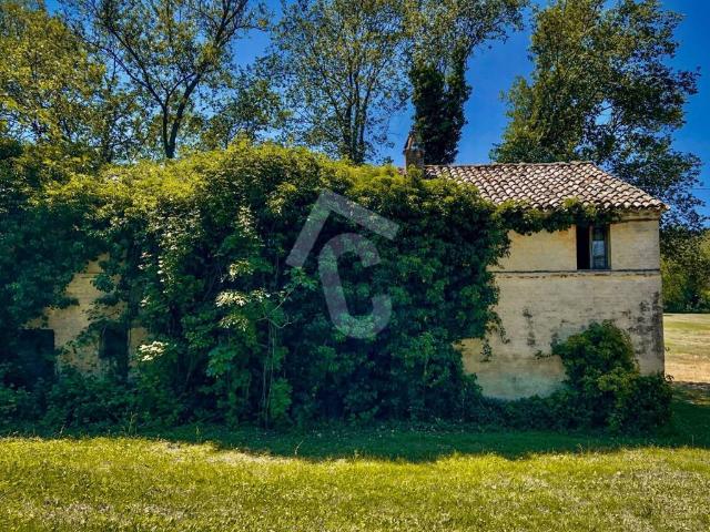 Rustico in vendita a Trecastelli, Marche