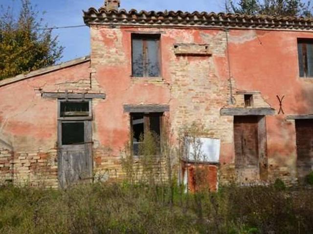 Rustico in vendita a Trecastelli, Marche