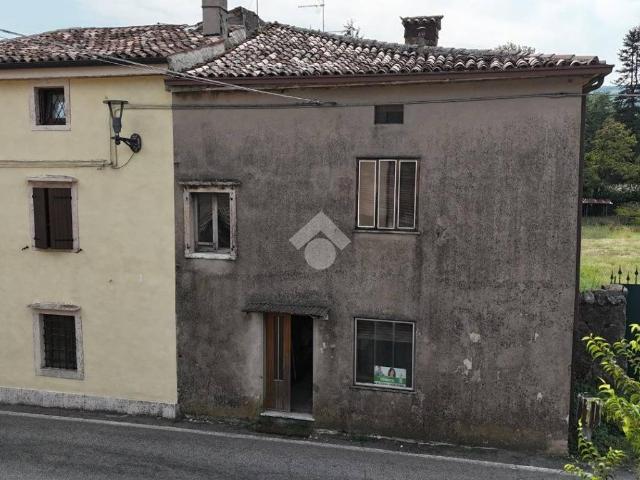 Rustico in vendita a Tregnago, Veneto