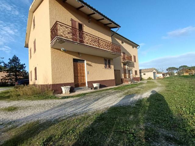 Rustico in vendita a Chiesanuova, Marche