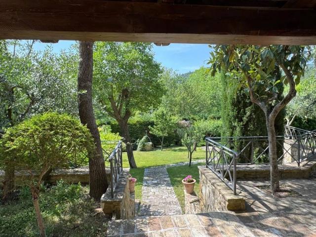 Rustico in vendita a Chiesanuova, Marche