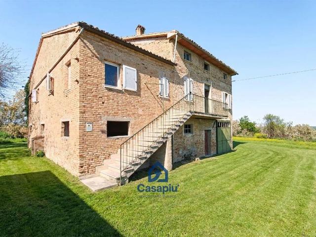 Rustico in vendita a Chiesanuova, Marche