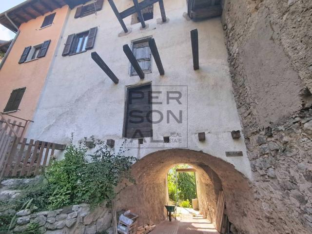 Rustico in vendita a Piazza, Terragnolo