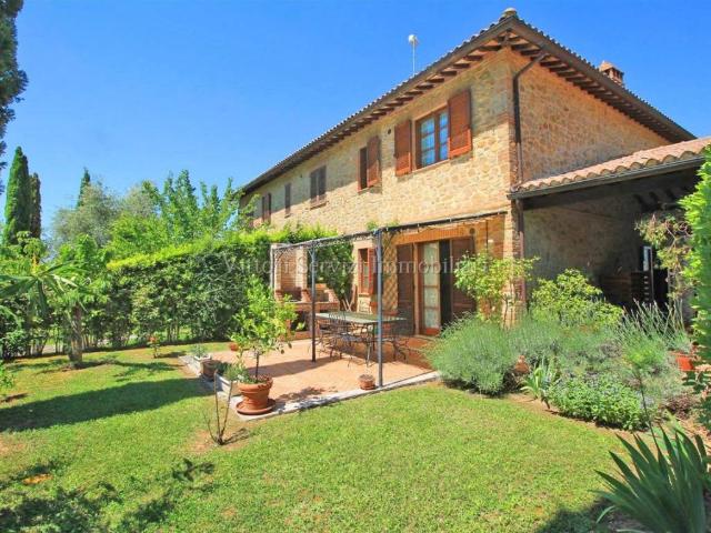 Rustico in vendita a Trequanda, Toscana