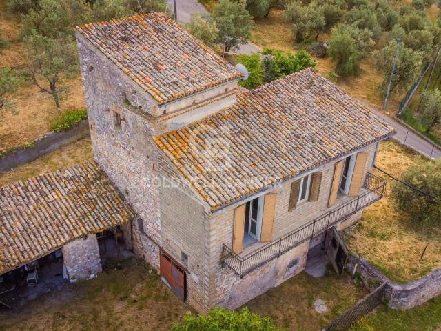 Rustico in vendita a Trevi, Umbria