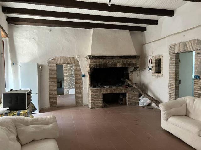 Rustico in vendita a Trevi, Umbria
