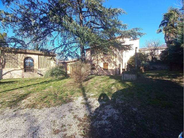 Rustico in vendita a Trevi, Umbria