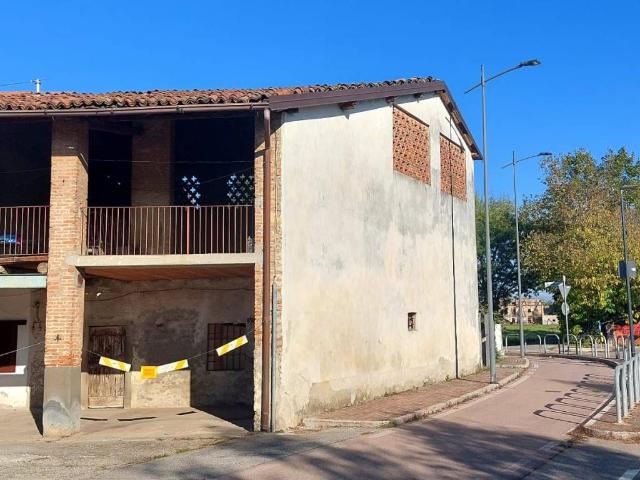 Rustico in vendita a Treviglio, Lombardia