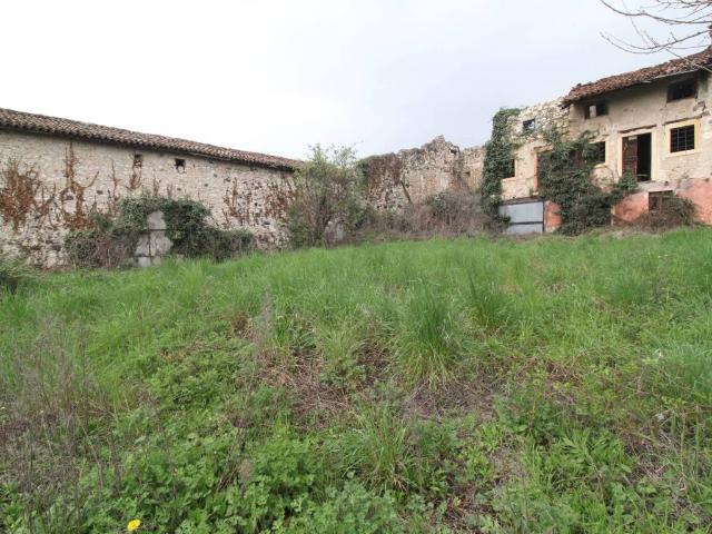 Rustico in vendita a Trissino, Veneto
