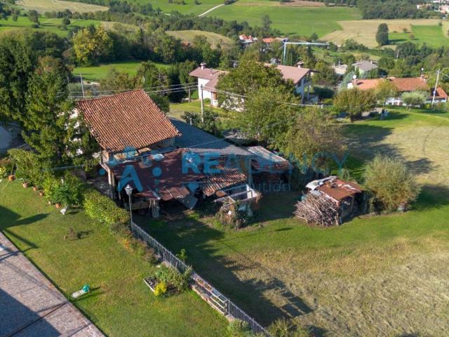 Rustico in vendita a Trissino, Veneto