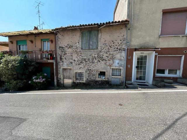 Rustico in vendita a Trissino, Veneto