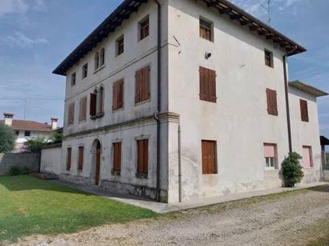 Rustico in vendita a Trivignano Udinese, Friuli-Venezia Giulia