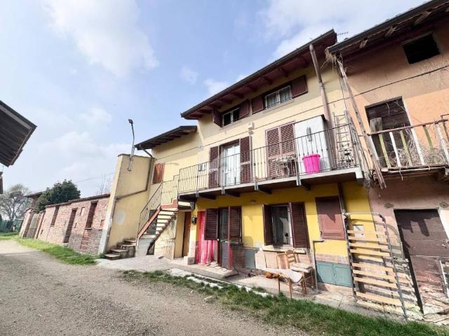 Rustico in vendita a Trovo, Lombardia