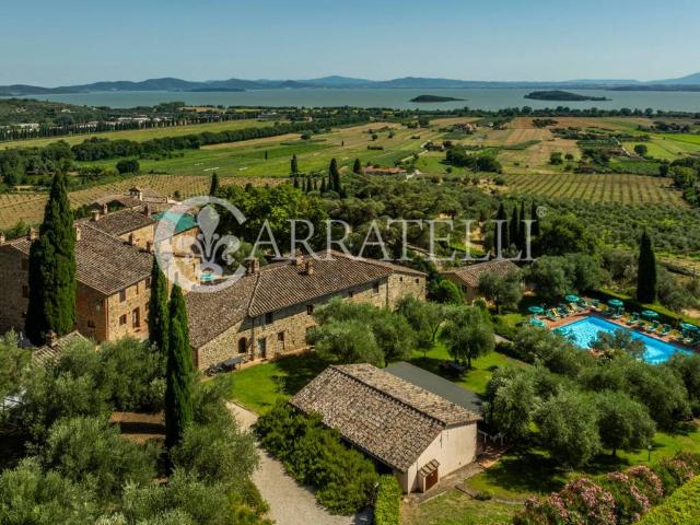 Rustico in vendita a Tuoro Sul Trasimeno, Umbria
