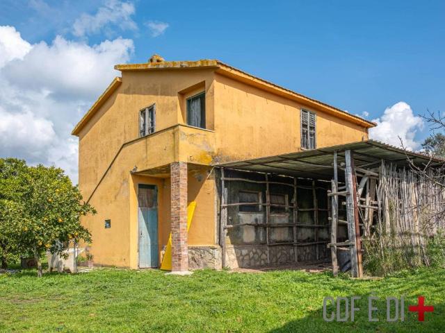 Rustico in vendita a Tuscania, Lazio