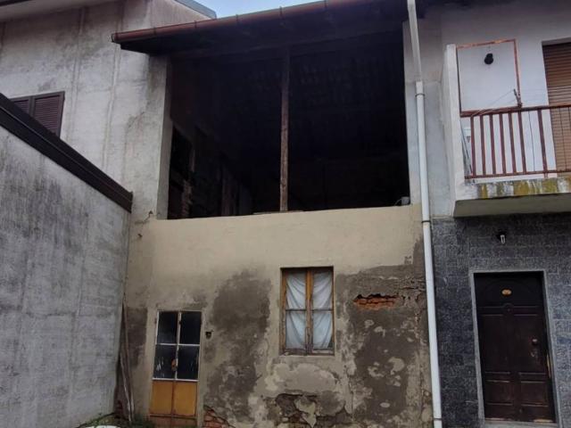 Rustico in vendita a Uboldo, Lombardia
