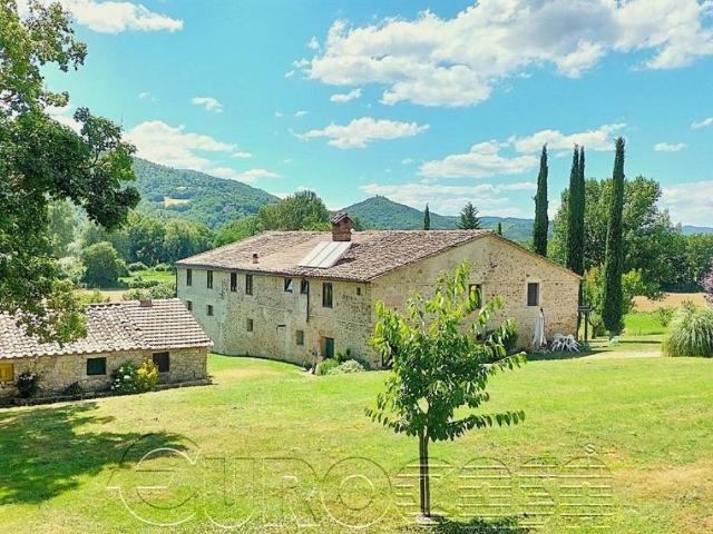 Rustico in vendita a Umbertide, Umbria