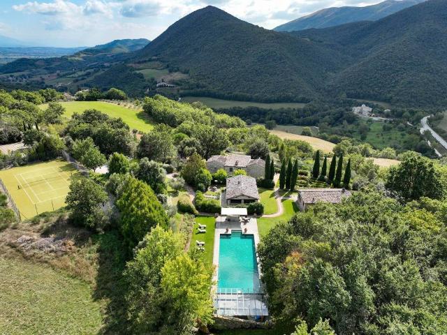 Rustico in vendita a Umbertide, Umbria