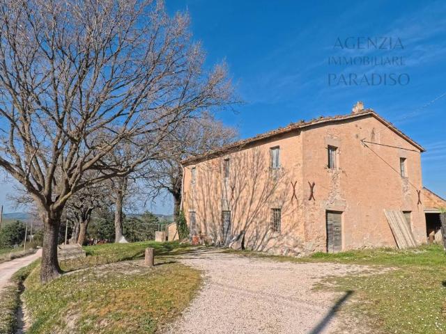Rustico in vendita a Tufo, Marche
