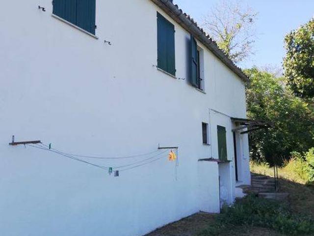 Rustico in vendita a Mazzaferro, Marche