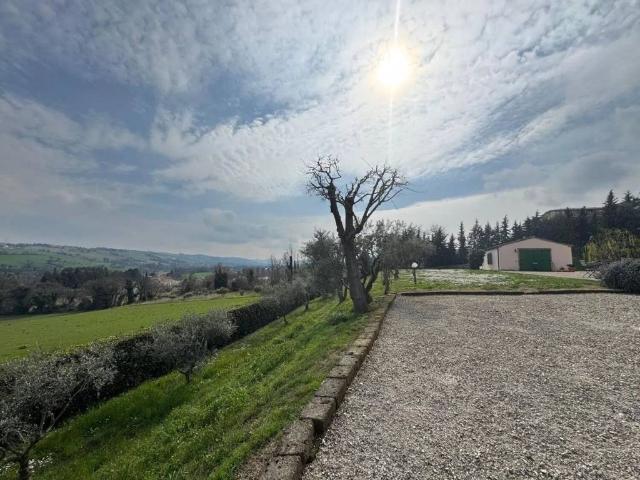 Rustico in vendita a Marche, Macerata