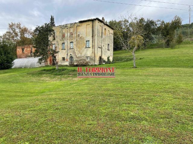Rustico in vendita a Uzzano, Toscana