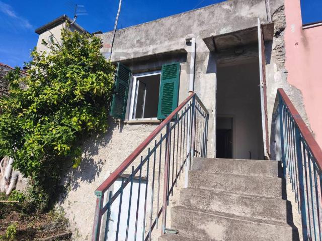 Rustico in vendita a Segno, Vado Ligure