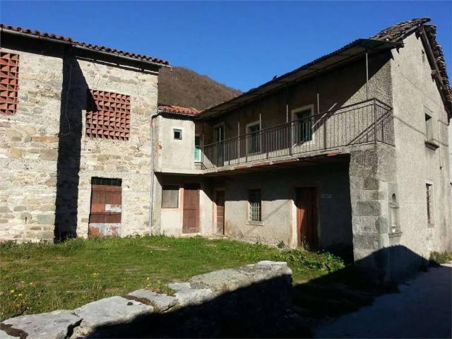 Rustico in vendita a Roggio, Vagli Sotto
